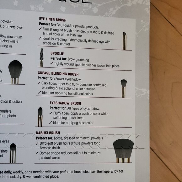 Essential Makeup Brush set by Japonseque 6 Pieces - Picture 3 of 5